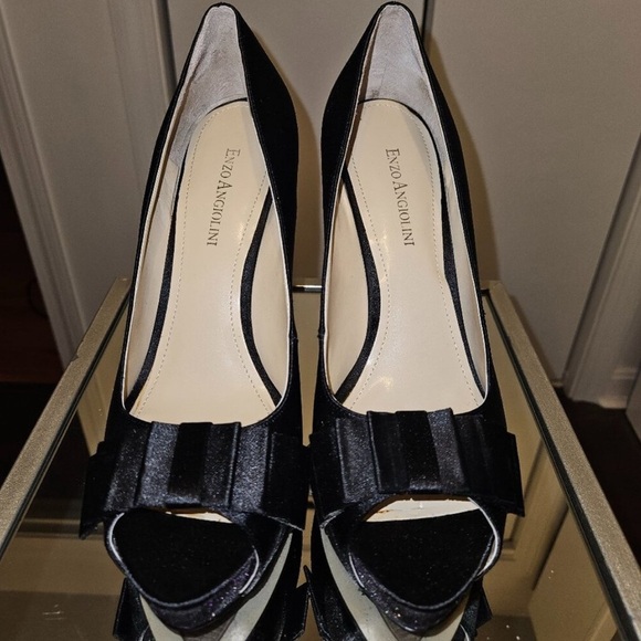 Enzo Angiolini Beautiful Black Satin Bow
Glitter Stiletto Platform Heels. size 8 - Picture 8 of 8